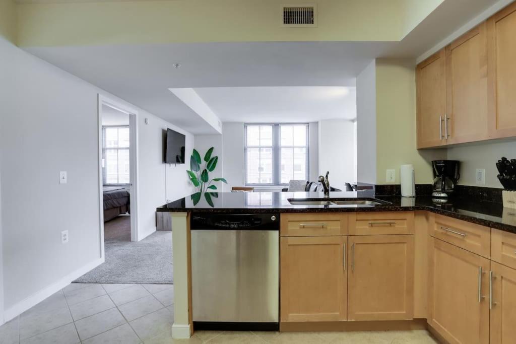 Fantastic 2 Bedroom Condo At Pentagon City Arlington Exterior photo